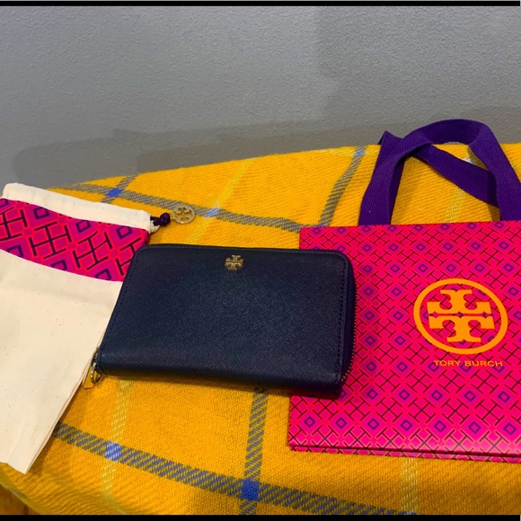 Tory Burch Handbags - Tory Burch wallet